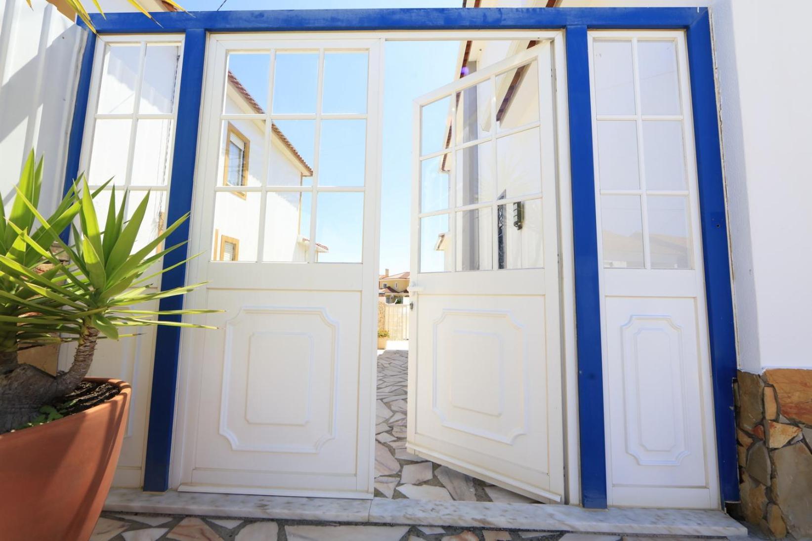Dii Beach House - Moradia Bi-Familiar Com Piscina Aquecida Torres Vedras Luaran gambar